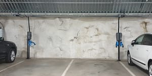 Älykäs sähköautojen kotilatausratkaisu neljän asunto-osakeyhtiön parkkiluolassa