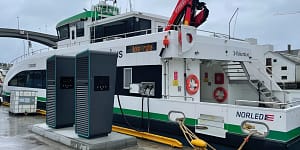 Sähköiset katamaraanit saavat tehokasta latausta Norjassa