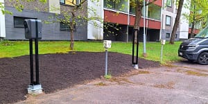 Latausratkaisu ulkopysäköintipaikoille asukkaiden yhteiskäyttöön