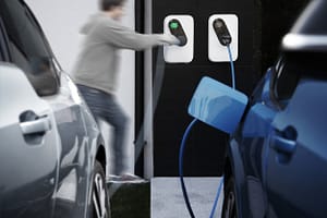 Terveisiä myynnistä: liikenne sähköistyy, samoin autopaikat