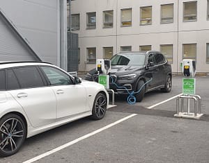 Turvallista ja tehokasta latausta työpaikoille